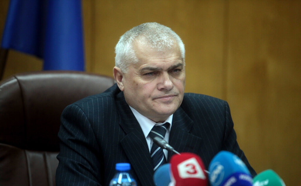 Валентин Радев, министър на вътрешните работи Валентин Радев, министър на вътрешните работи