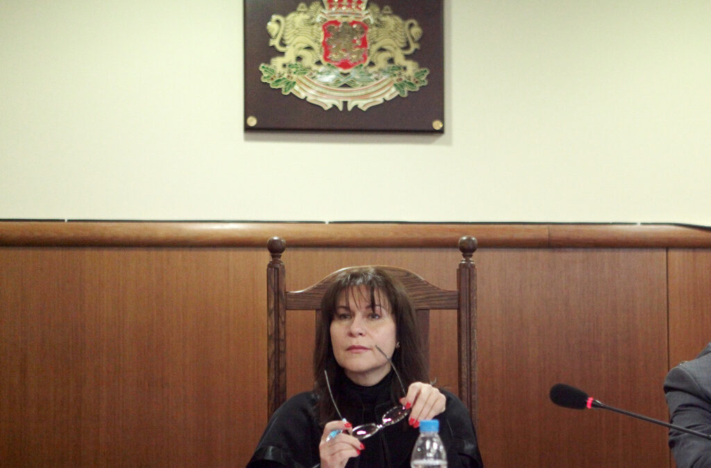 Съдия Вержиния Петрова смята, че прочитането на обвинителния акт е най-тържествената част от процеса