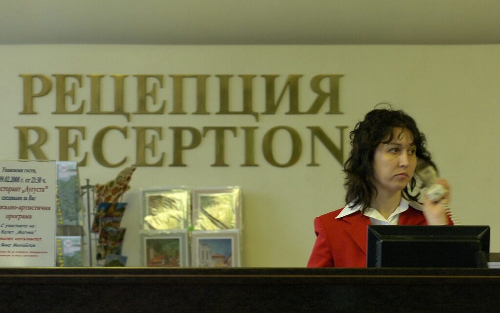 В становището се напомня, че цените за настаняване зависят от много други фактори освен категорията, поради което е практически невъзможно да бъде определена една минимална цена за категория, която да е адекватна за всички случаи.