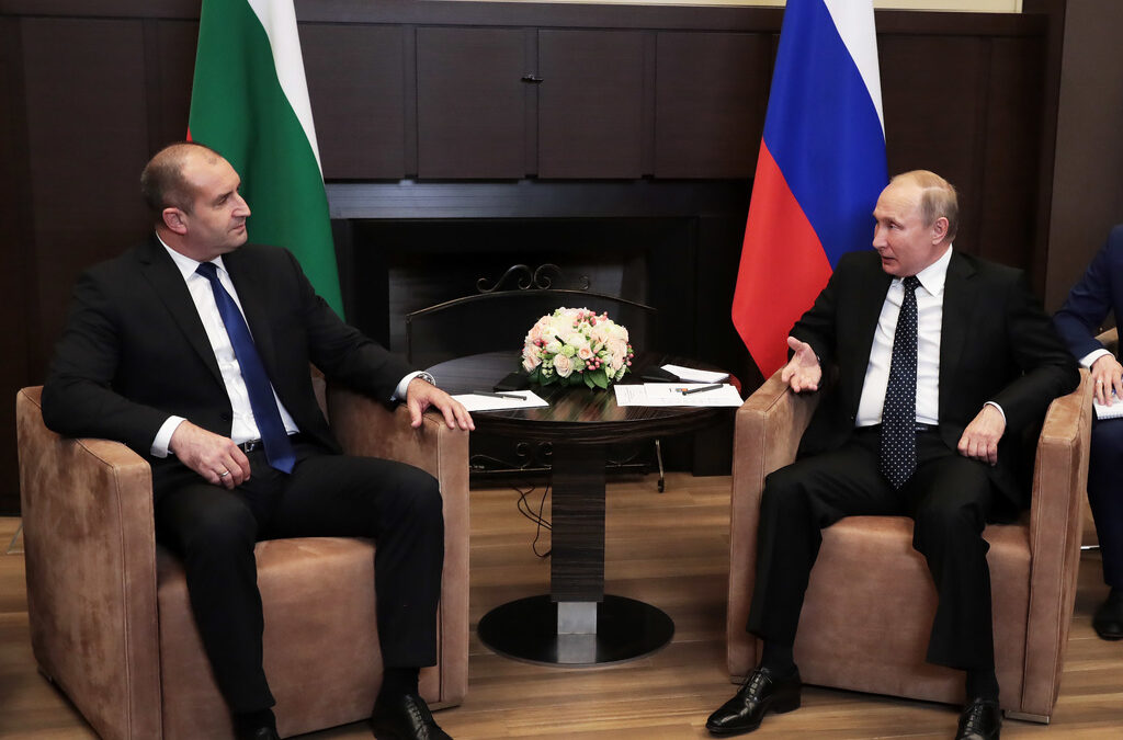 Радев поиска от Путин импулс за правителствата на двете държави да работят заедно Радев поиска от Путин импулс за правителствата на двете държави да работят заедно