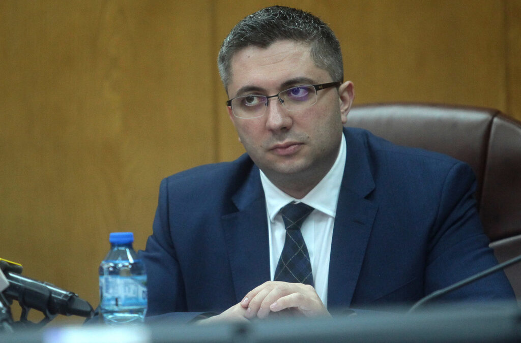 Регионалният министър отхвърли обвиненията на Симеонов за незаконни обекти и готвени продажби по морето Регионалният министър отхвърли обвиненията на Симеонов за незаконни обекти и готвени продажби по морето