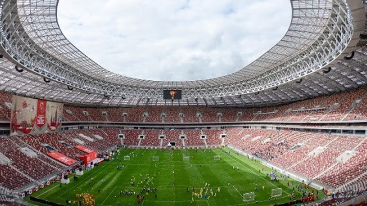 Технология на АББ осветява емблематичен руски стадион