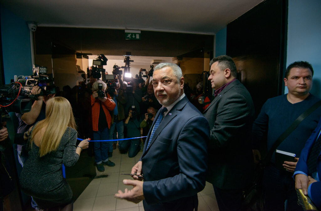 Кабинетът изпрати Валери Симеонов на заседанието на ЮНЕСКО, където се очаква да се обсъжда казусът "Пирин"