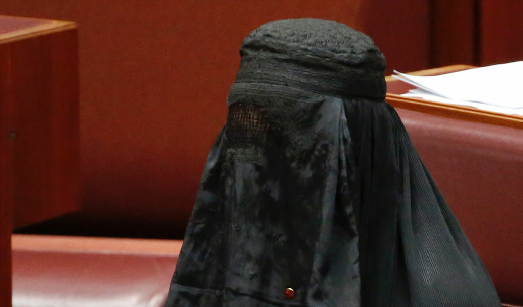 Швейцарското правителство се обяви против референдум за забулването на лицето