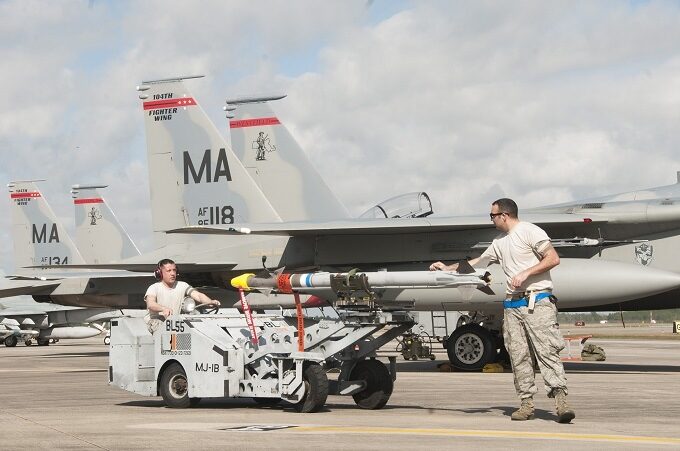 Американски F-15 се включват в две седмици въздушни маневри над България