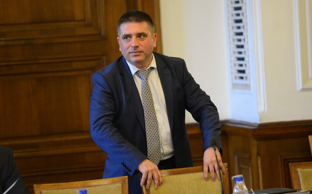 Председателят на правната комисия Данаил Кирилов (ГЕРБ)