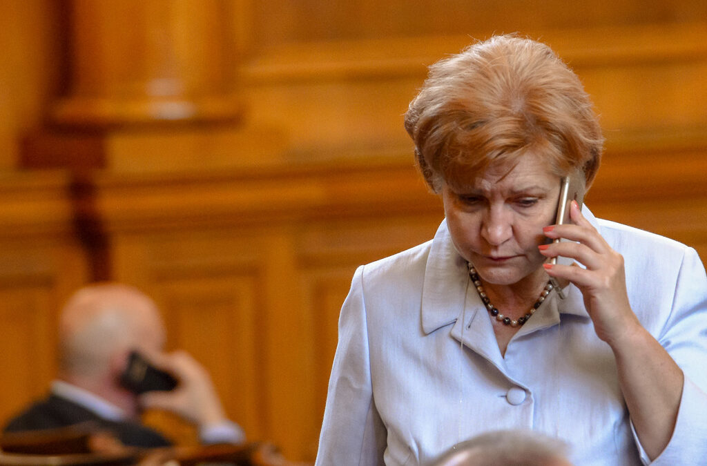 Менда Стоянова, председател на бюджетната комисия в Народното събрание