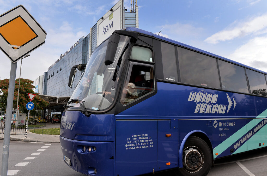 Автобусните компании "Юнион Ивкони" и "Груп плюс" подготвят сливане Автобусните компании "Юнион Ивкони" и "Груп плюс" подготвят сливане