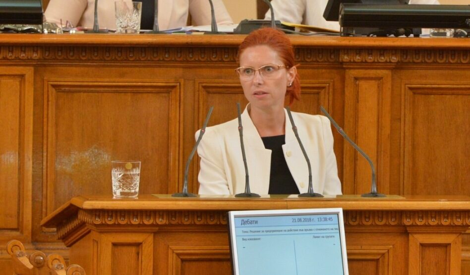 Ралица Агайн подаде оставка от КФН "по емоционални причини" (допълнена)