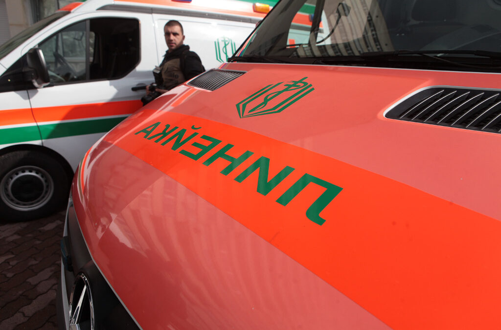 На живо: Автобус се преобърна край Своге, загиналите вече са 16