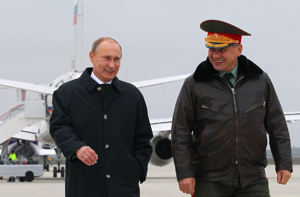 Руският президент Владимир Путин с министъра на отбраната Сергей Шойгу