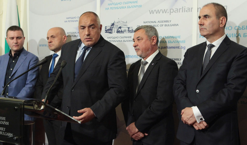 Управленска програма на ГЕРБ и "Обединените патриоти" бе разписана в символичните 21 страници на 17 април миналата година.