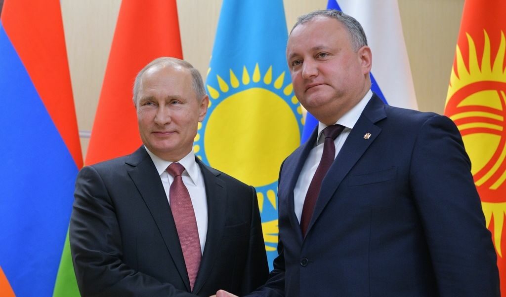 Президентите на Русия и Молдова, Владимир Путин и Игор Додон.