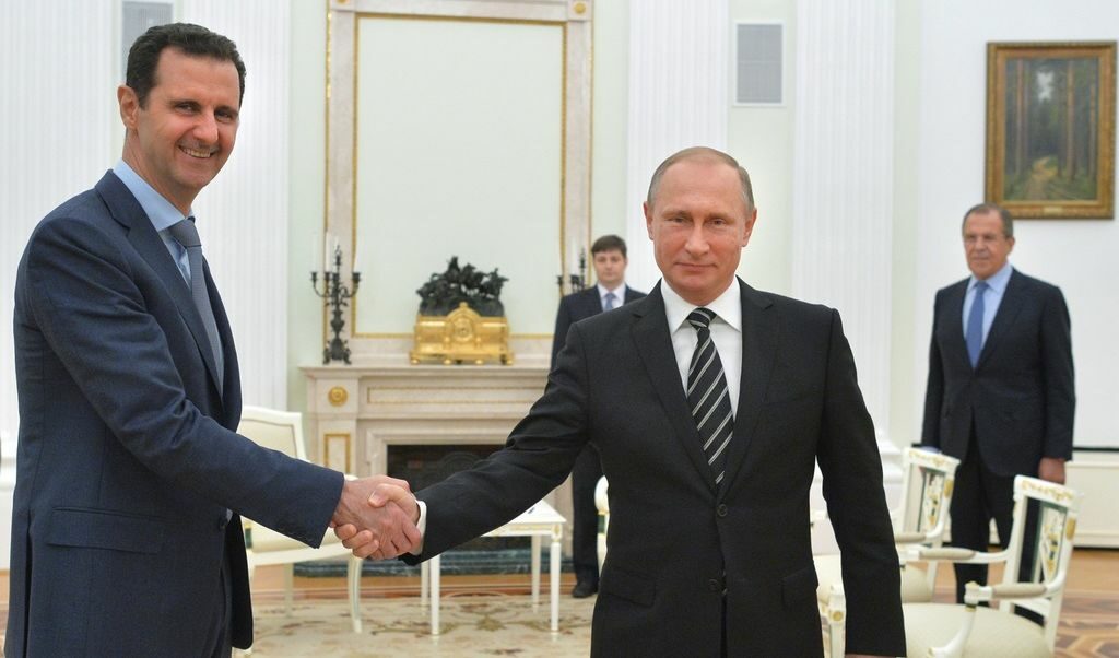 Сирийският президент Башар ал Асад при руския си колега Владимир Путин в Москва, 20 октомври 2015 г. Сирийският президент Башар ал Асад при руския си колега Владимир Путин в Москва, 20 октомври 2015 г.