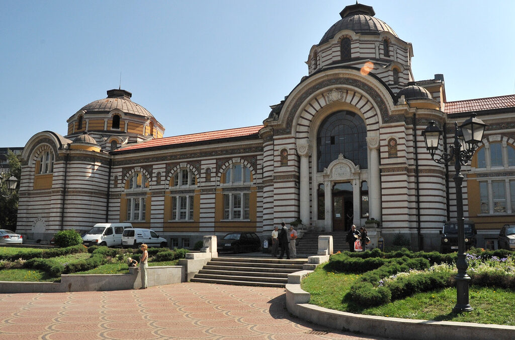 Общината ще обмисля още в какво да превърне басейните в Централната баня в София