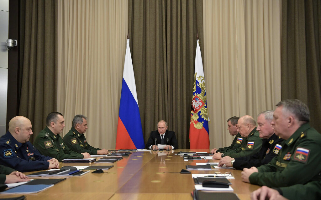 Путин постави краен срок за модернизация на руската армия