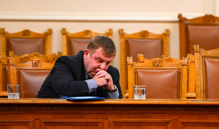 Каракачанов предлага общественополезен труд като наказание за неплатени дребни глоби