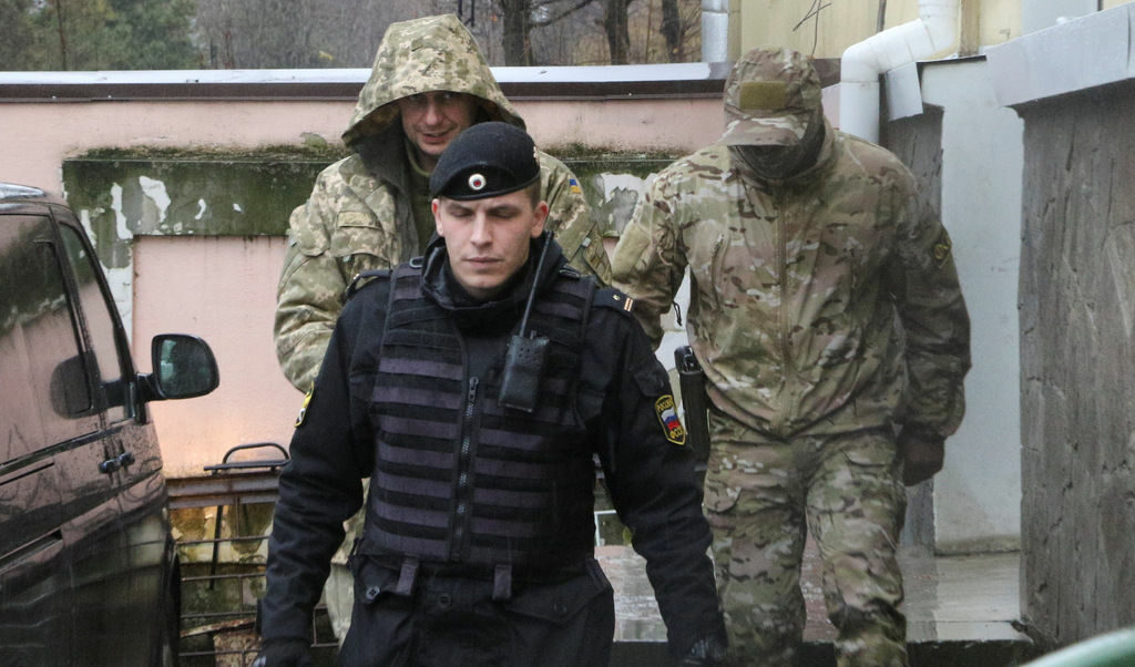 Всички украински моряци от инцидента в Керченския проток вече са арестувани