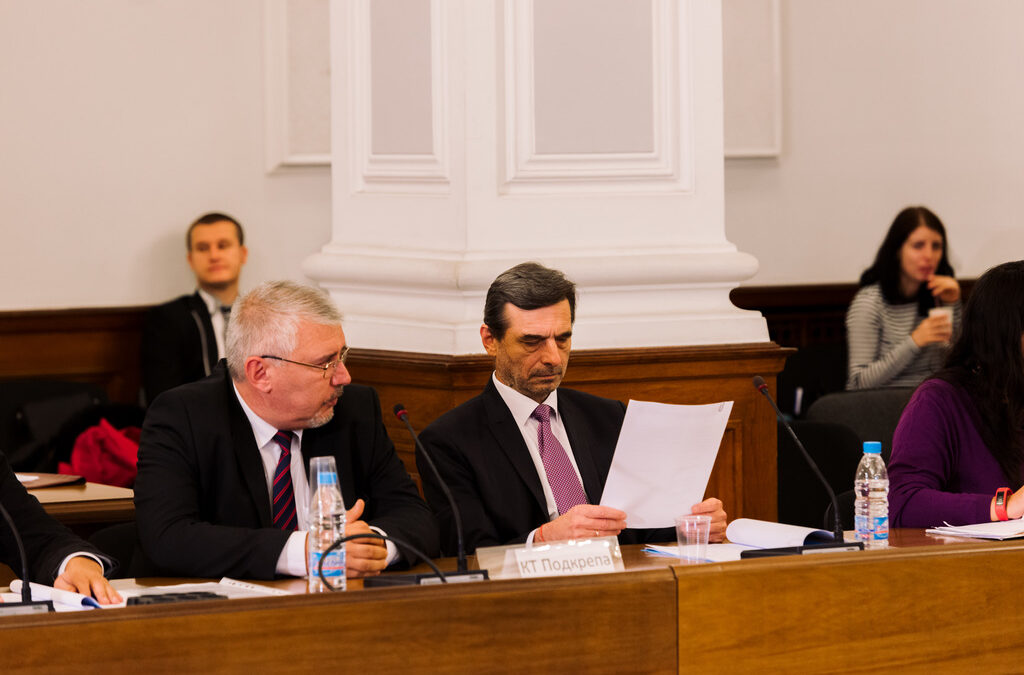 Димитър Манолов, президент на КТ Подкрепа (в средата)