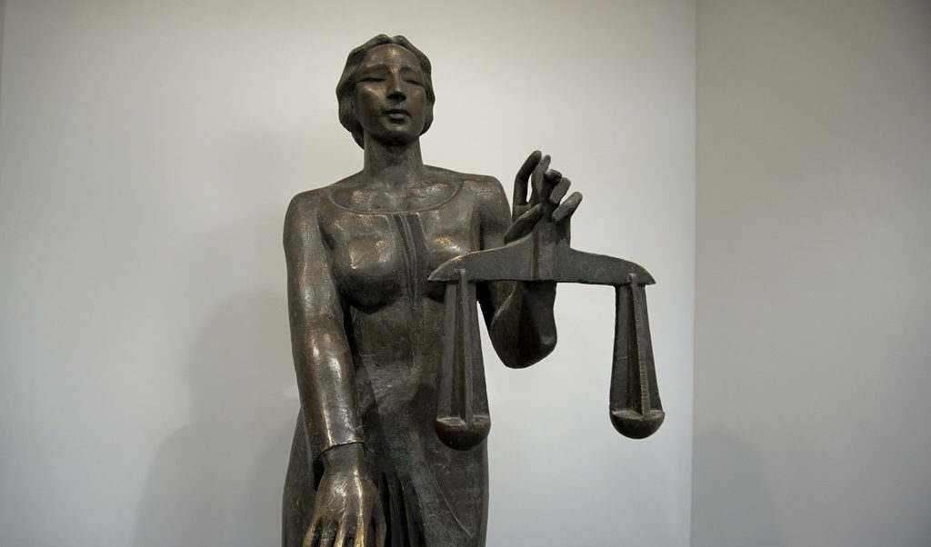 Адвокати настояха съсловното ръководството активно да защитава правата им Адвокати настояха съсловното ръководството активно да защитава правата им
