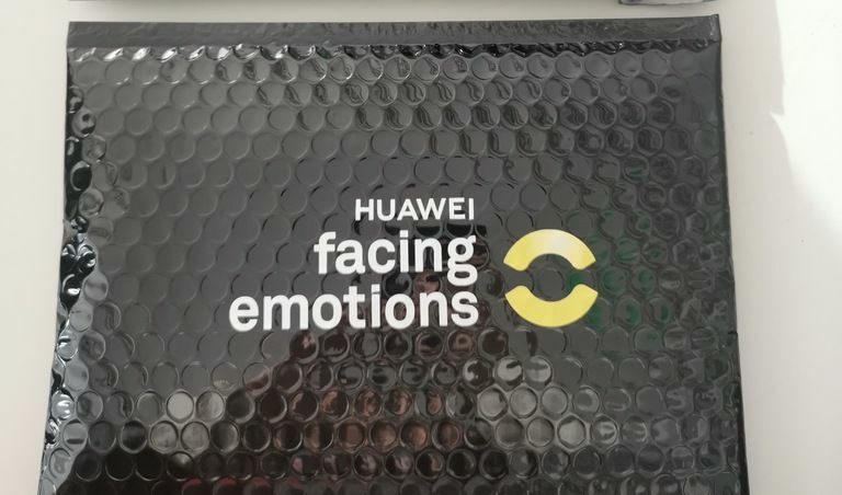 Пътят на разработването на приложението на Huawei "Facing Emotions" и специалния кейс в помощ на незрящите