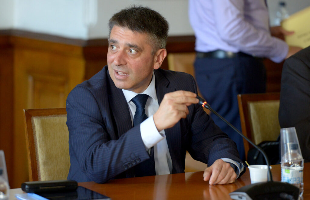 Председателят на правната комисия Данаил Кирилов (ГЕРБ)