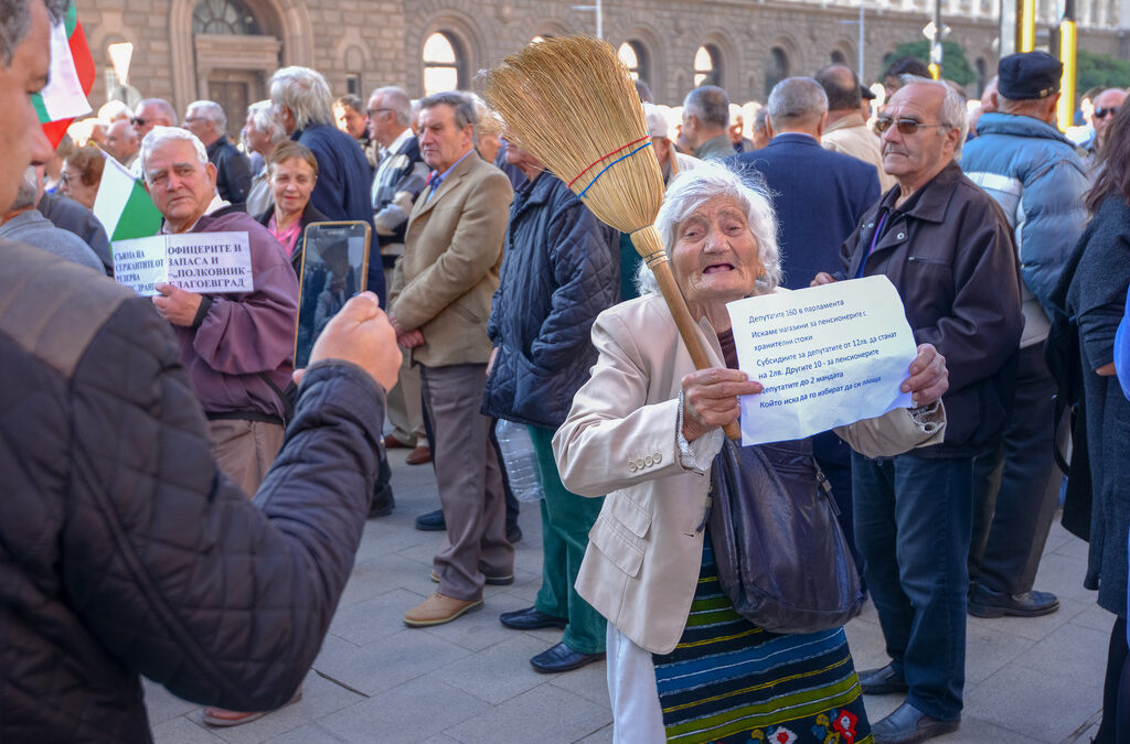 Стойностите на индекса за България в тематична област "Участие в обществото" са ниски като по този показател България се нарежда на последно място в ЕС.