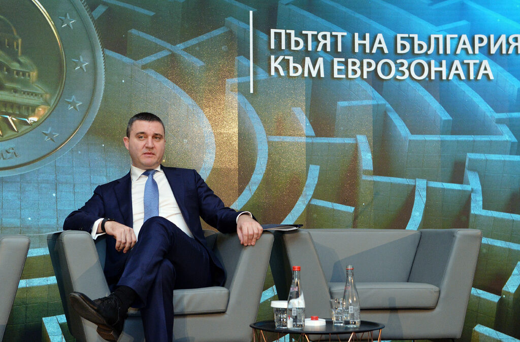 Срокът за новите касови апарати се удължава до септември, но само за големите фирми
