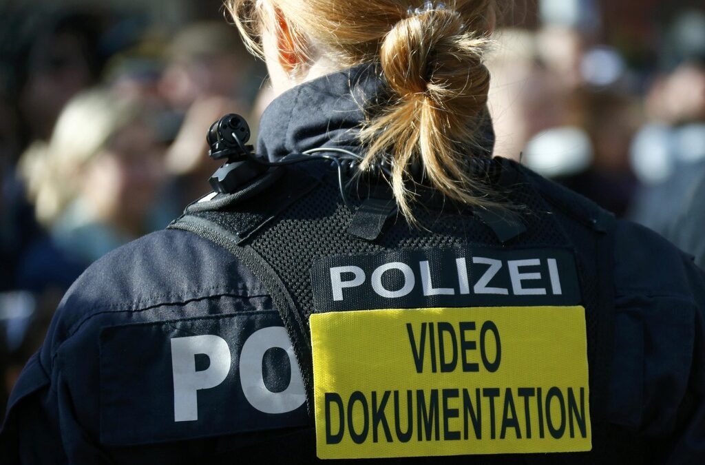 Германски институции са получили над 100 нацистки заплахи в последните месеци