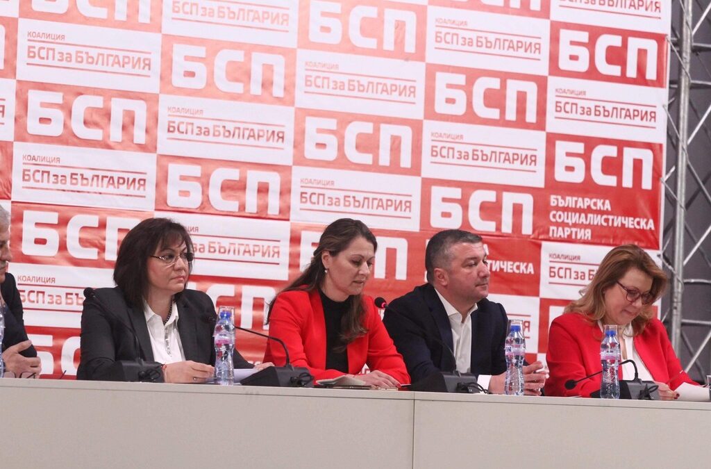 Корнелия Нинова: Елена Йончева съчетава качества на политик и журналист