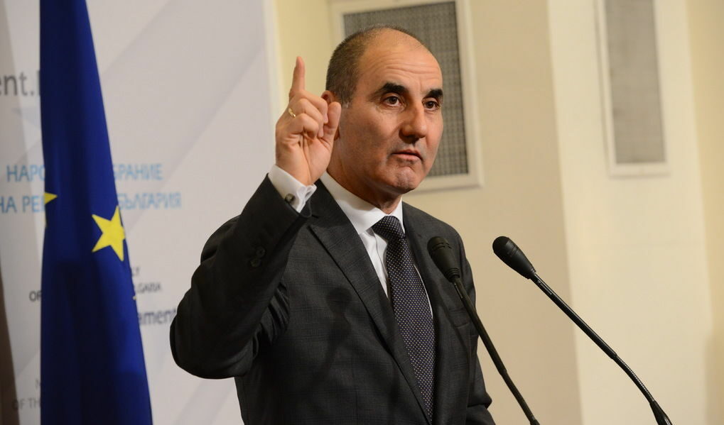 Цветанов демонстрира добри отношения с Борисов въпреки напускането на парламента (хронология)