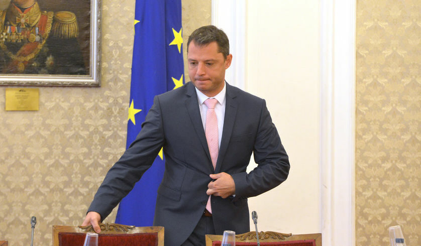 Делян Добрев