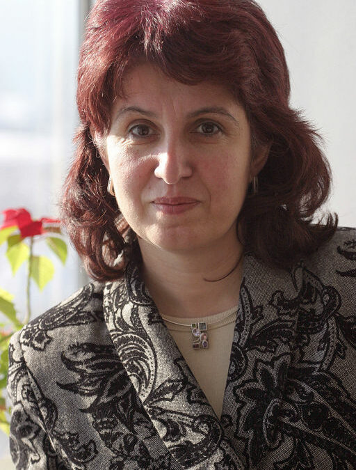 Соня Енилова
