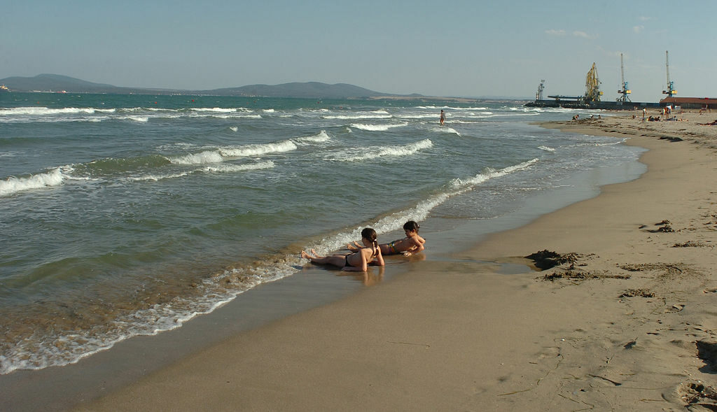 В Бургас - задръствания, петрол, яхти и риба 