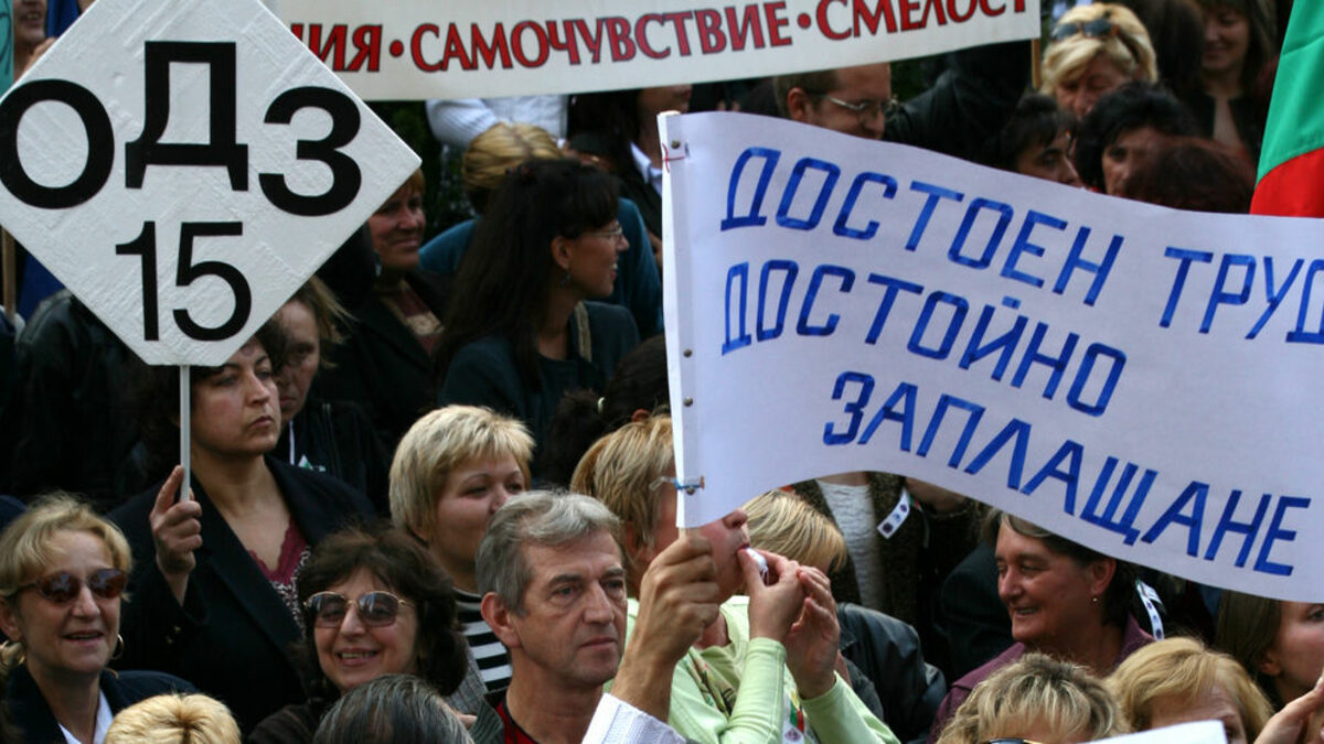 От днес заради закъсняла процедура в стачката ще се включат девет учебни заведения от община Севлиево.