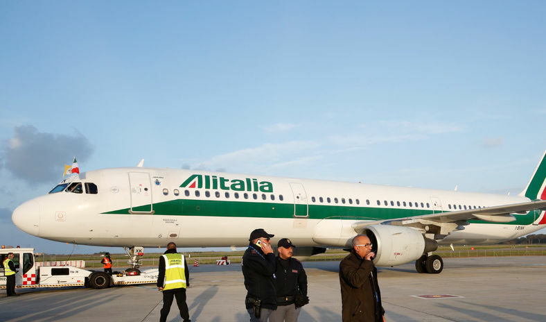 "Алиталия" отмени над 300 полета заради стачка