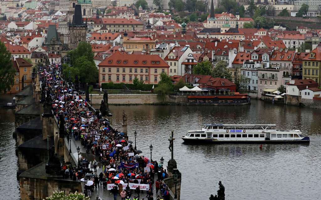 Чехия се готви за най-големия протест след падането на комунизма