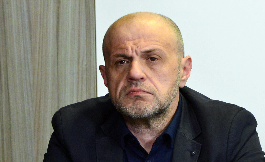 Готви се използването на "скверна политическа технология и ми напомня случилото се преди 5-6 години около Костинброд", заяви Томислав Дончев