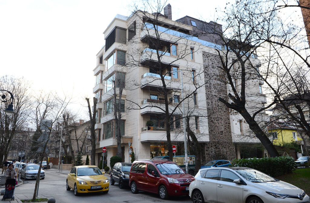 Цветан Цветанов притежава апартамент в новата кооперация "Летера", построена от "Артекс", на ул. "Латинка" 8