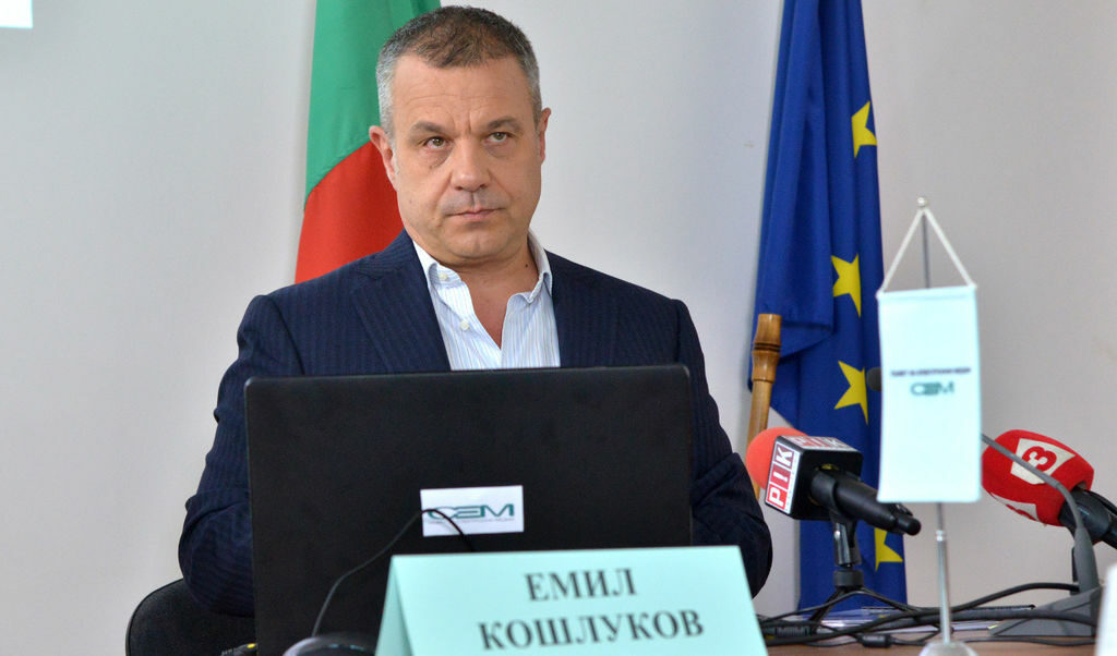 Емил Кошлуков по време на вчерашното изслушване на концепциите
