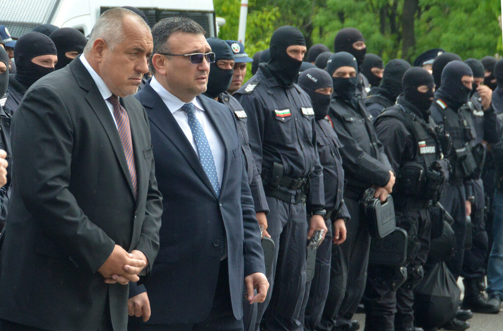 Съществува голямо разминаване между това, което мислят хората, и това, което твърди ръководството на МВР