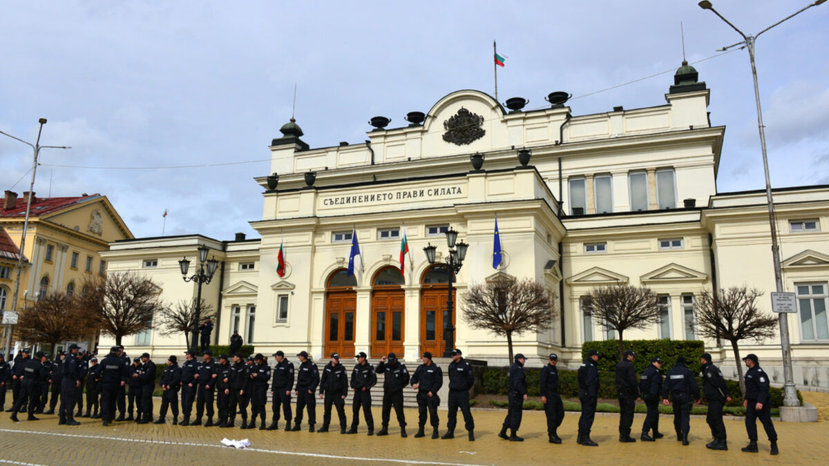 Прокуратурата: "Тад груп" можело да дестабилизират политическата система като пуснат пръскачките пред парламента Прокуратурата: "Тад груп" можело да дестабилизират политическата система като пуснат пръскачките пред парламента