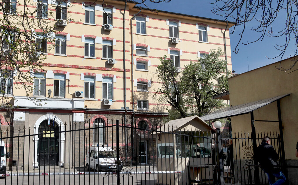 Директорът на Централния софийски затвор заяви, че не е сменял режима на Куйович от строг на общ.