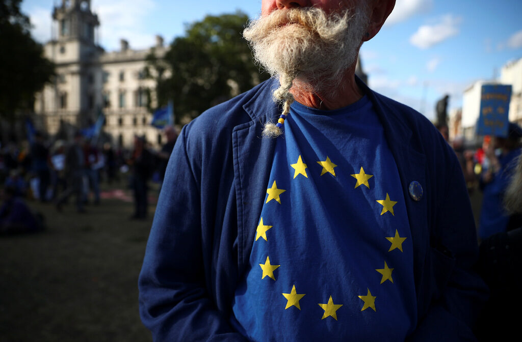 Брекзит без сделка: Великобритания няма да спре веднага свободното движение на хора от ЕС Брекзит без сделка: Великобритания няма да спре веднага свободното движение на хора от ЕС