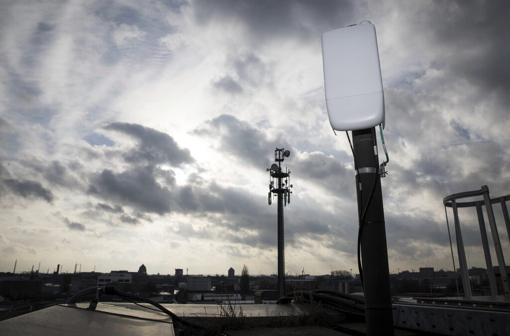 Ропотът срещу 5G мрежите в Швейцария се засилва