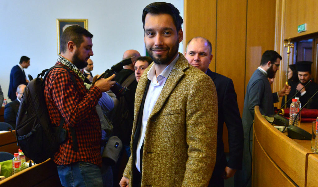 "Личността на новия, непартийния, по-усмихнатия, по-младия кандидат и политик. Бонев, Манолова, кметът на Русе Милков, кметът на Перник Владимиров, кметът на Добрич Йорданов, на Стара Загора, на Враца..." На снимката - Борис Бонев
