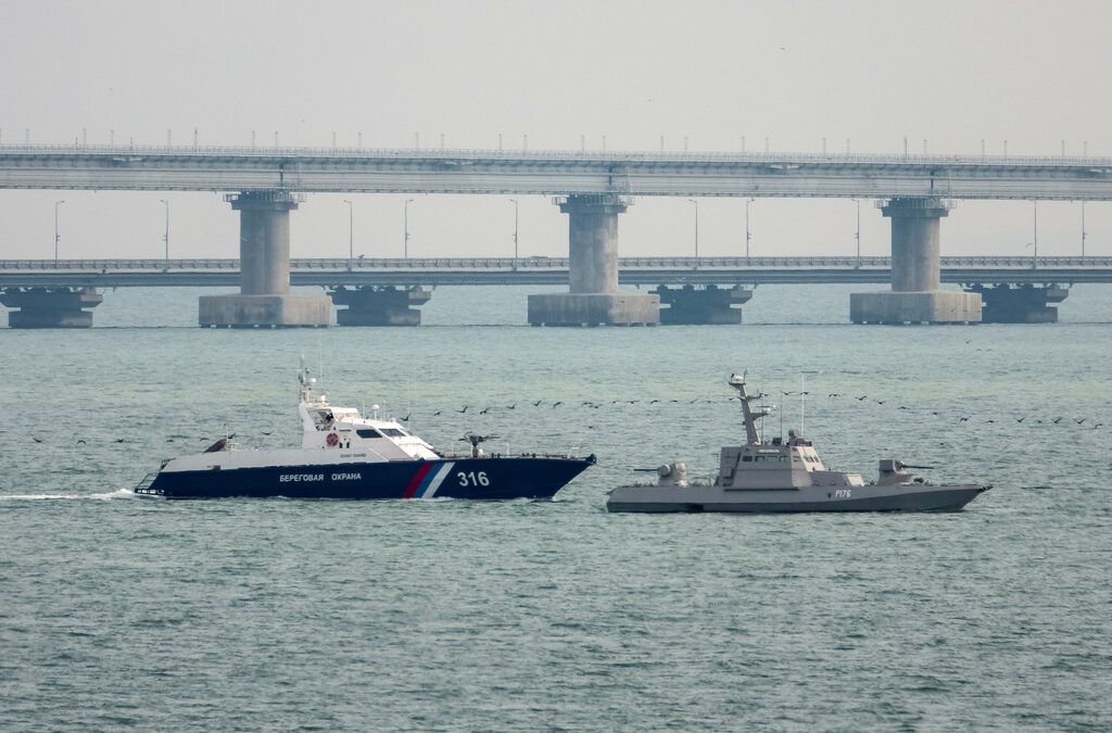 Русия върна на Украйна корабите, задържани в Керченския проток