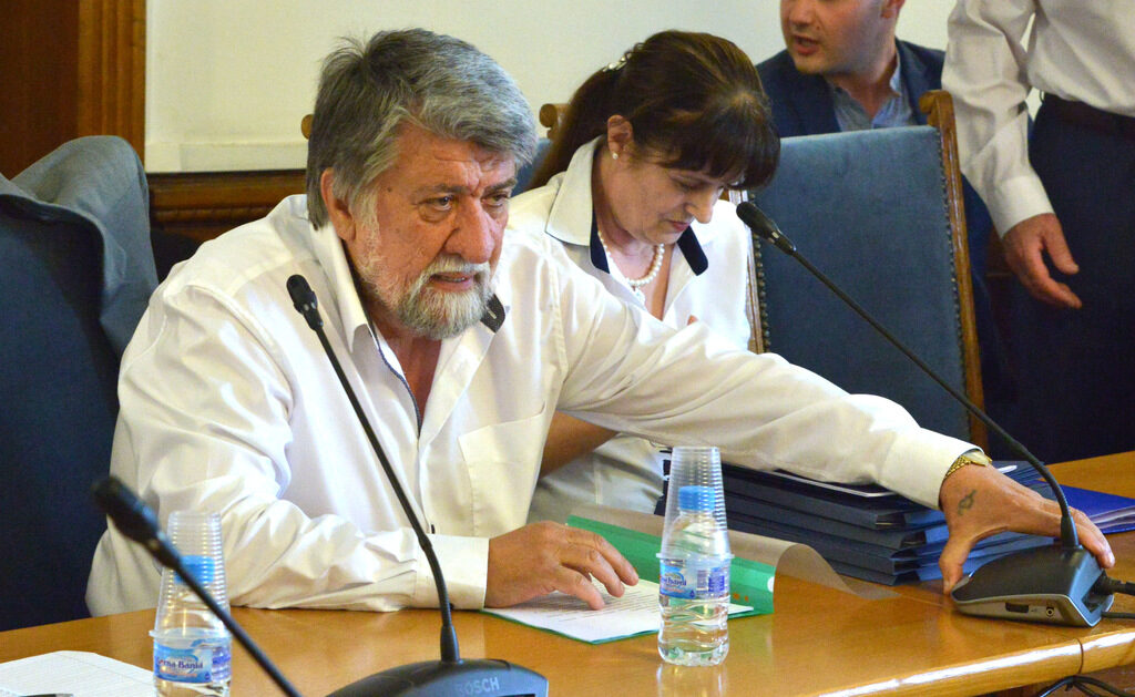 "Те ни плюят като каруцари. Какво по-свободно от това?" – това е представата на управляващите за свободата на словото.