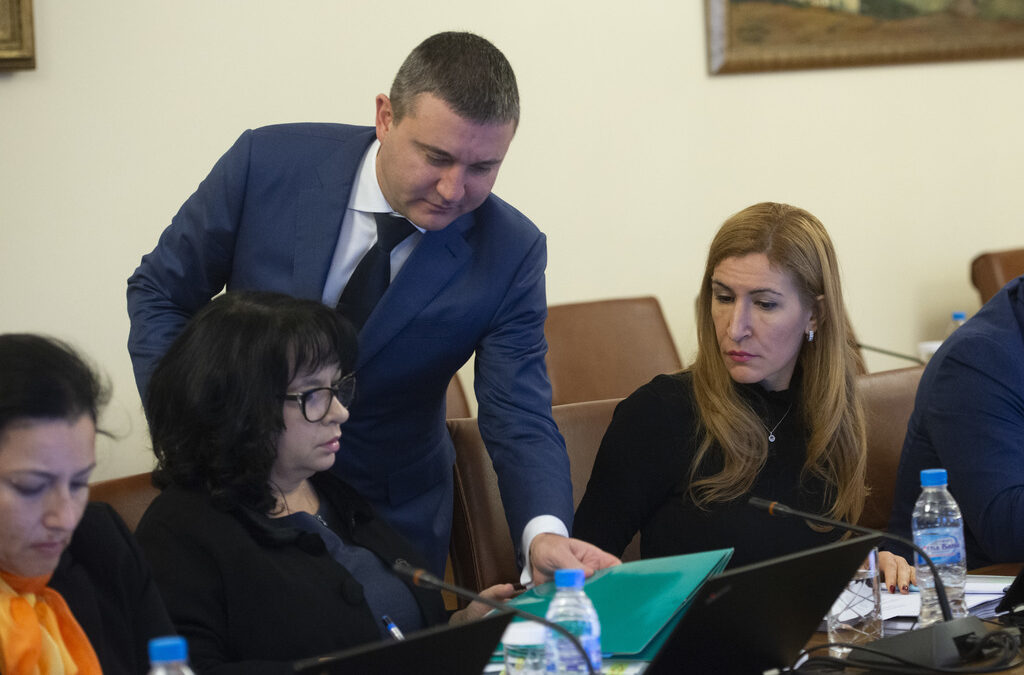 Ангелкова: Законът за туризма и сега е задължителен за имотите в Airbnb