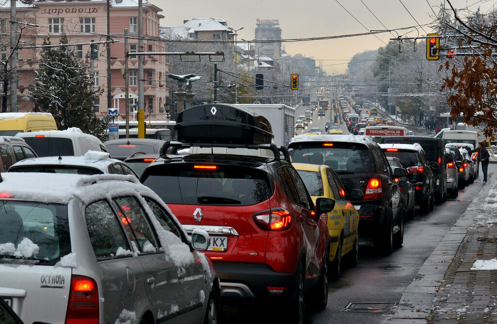 Първи сняг, Орлов мост задръстване